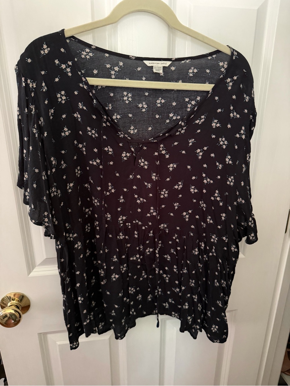 American Eagle Outfitters Black Floral V-Neck Tunic Top